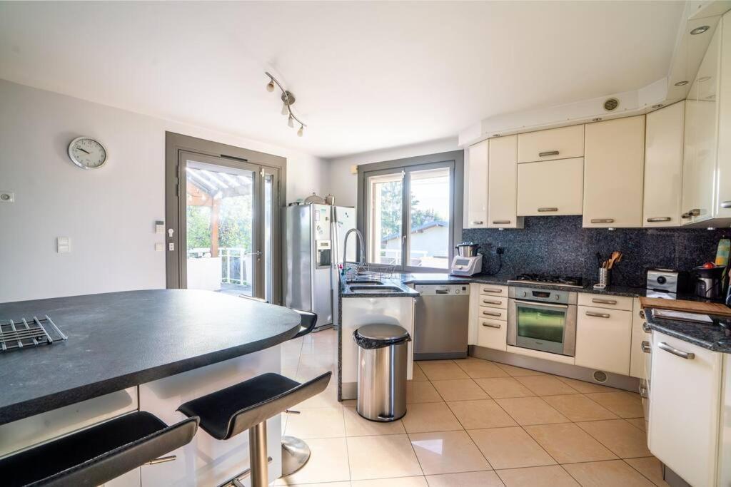 Maison Vue Semnoz Villa Annecy Bagian luar foto